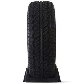 Kit-com-4-pneus-Windforce-Aro-15-31x10-50r15lt-109s-Catchfors-exibindo-design-robusto-e-excelente-aderencia-